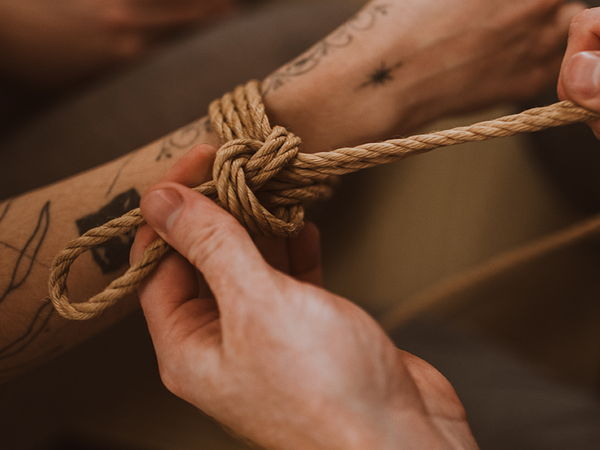 Single Column Tie (Granny Knot)