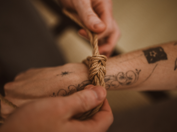 Single Column Tie (Square Knot)